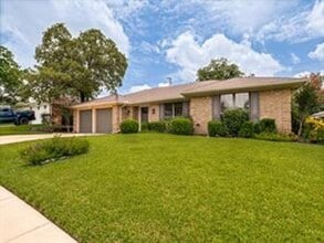Building Photo - 1620 Post Oak Dr