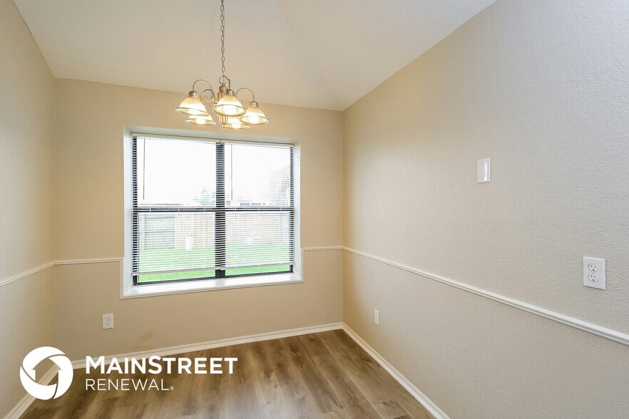 Building Photo - 6012 SE 83rd Pl