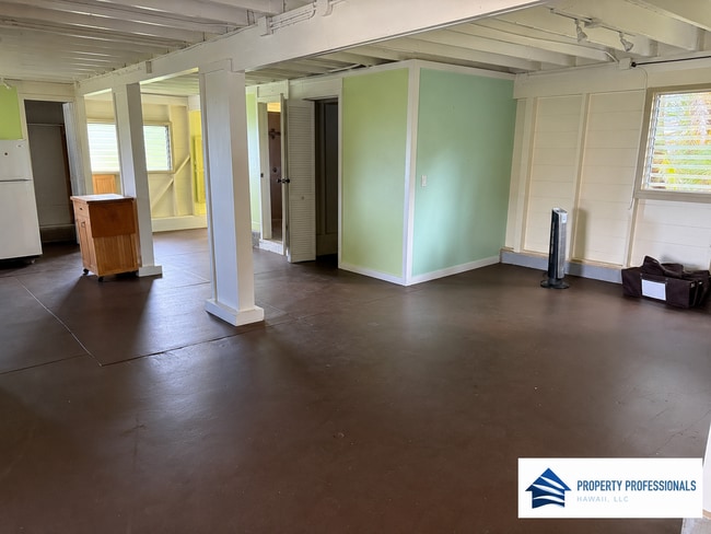 Building Photo - Furnished 2 Bedroom w/ Bonus Studio Downstairs