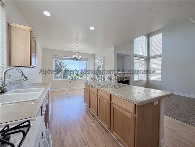 Building Photo - 13592 SW Mapleview Ln