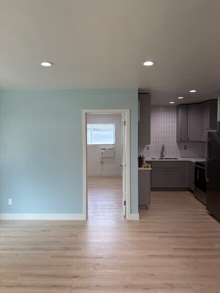 Building Photo - 722 Coronel St