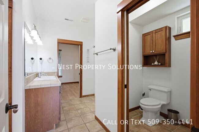 Building Photo - 6432 Melby Way NE