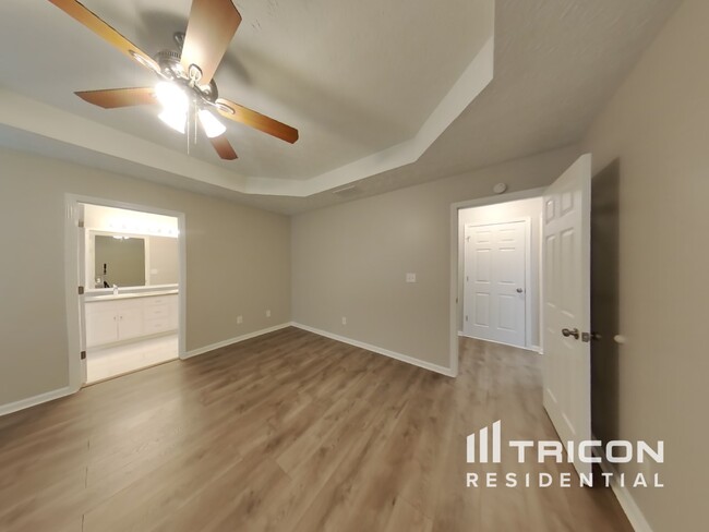 Building Photo - 1512 Riverglen Dr