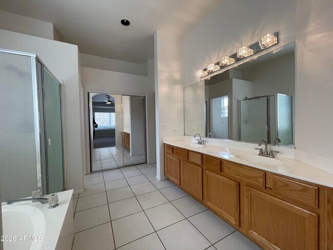 Building Photo - 3820 S Barberry Pl