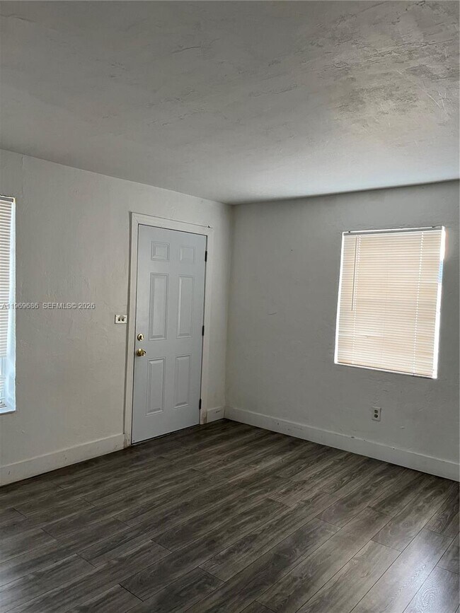 Building Photo - 1999 NW 2nd St