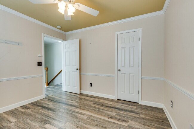 Building Photo - Spacious Spring Hill Rental in Sought-After Wades Grove Community