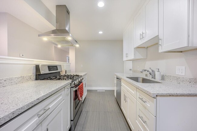 Building Photo - 4719 Snead Dr