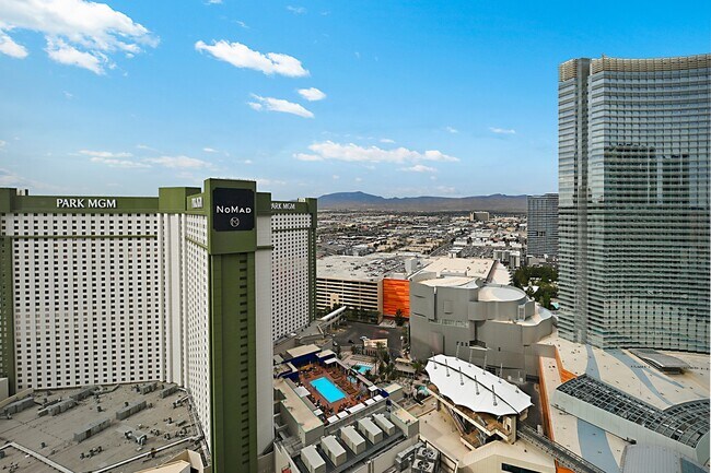 Building Photo - 3750 S Las Vegas Blvd