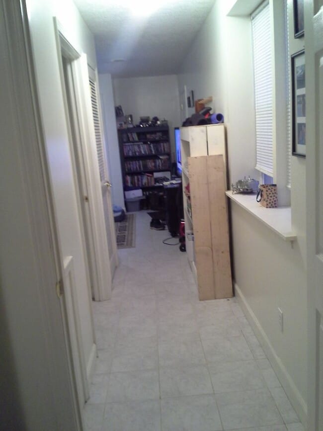 Building Photo - Cheeseplant Apartments