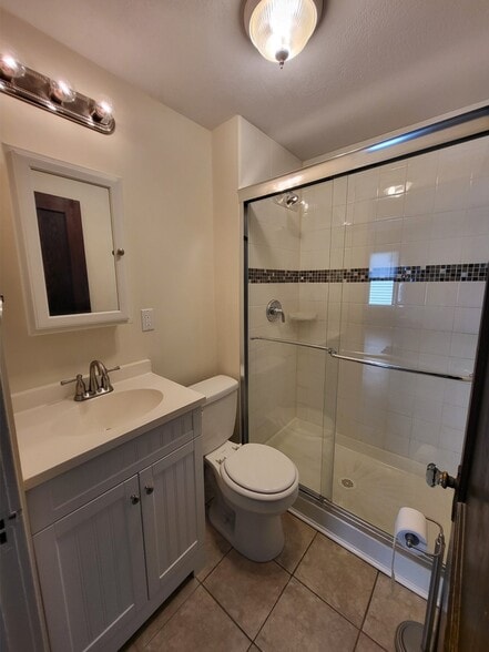 Building Photo - 1152 W 27th St