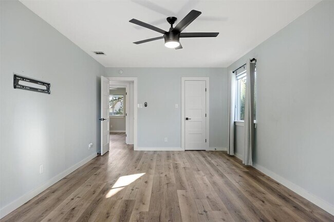 Building Photo - 7718 Croftwood Dr