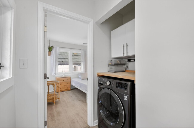 Building Photo - 306 N J St