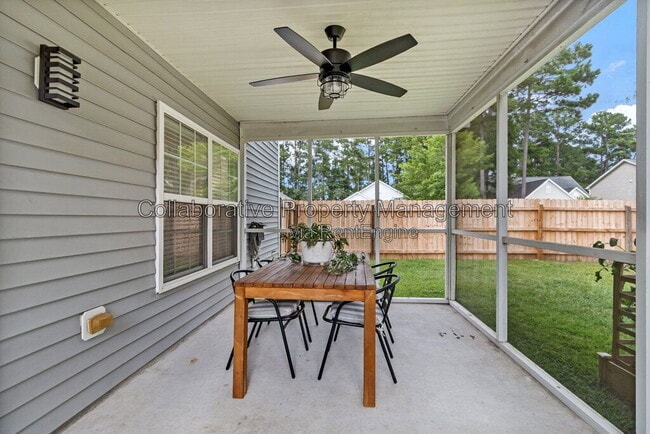Building Photo - 215 Tigers Paw Dr
