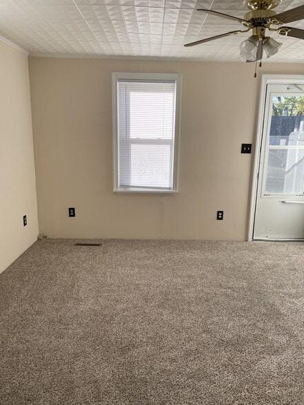 Livingroom - 46 Martinview Rd