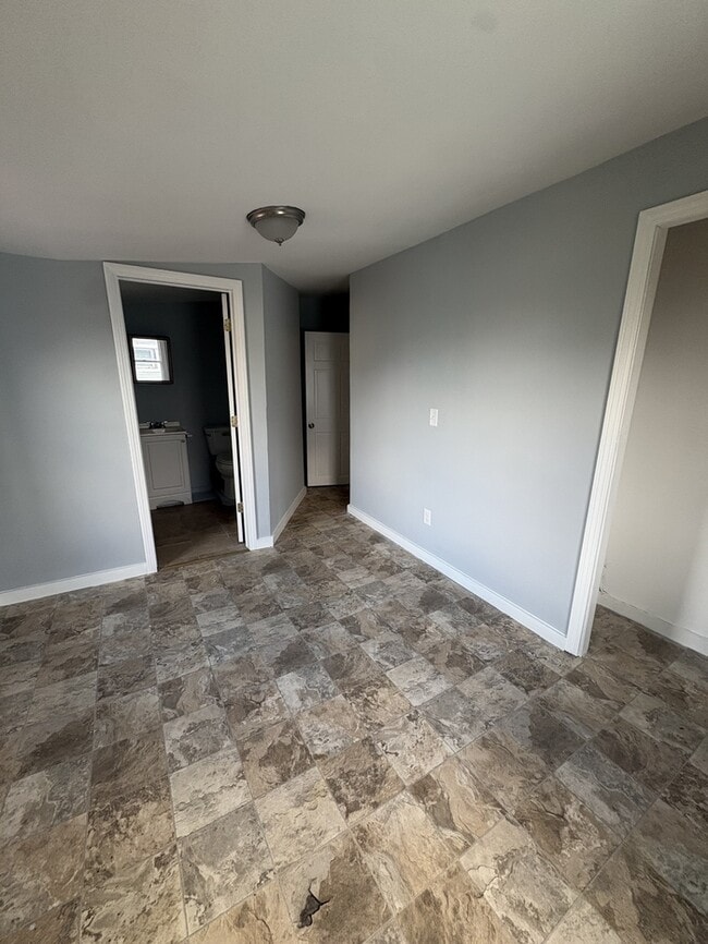 Building Photo - 39 Jane St