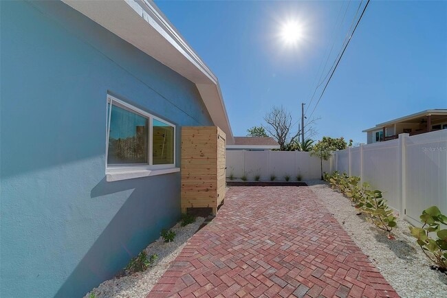 Building Photo - 13248 4th St E