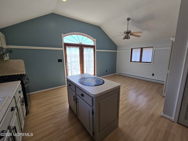 Building Photo - 510 Belgrove Dr