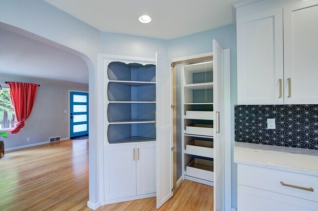 Building Photo - 4Bd/1.75Ba Edmonds House
