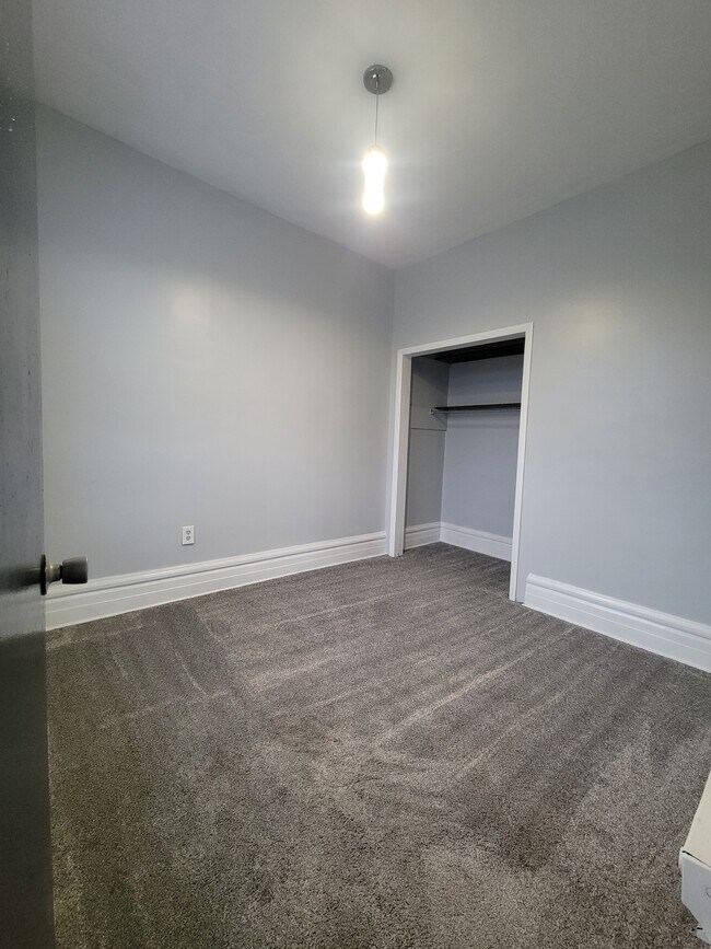 Building Photo - 1202 Highland Ave