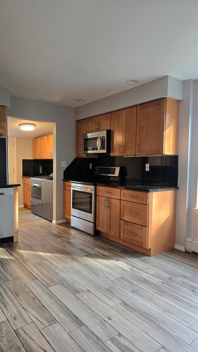 Building Photo - 37 E Rogues Path