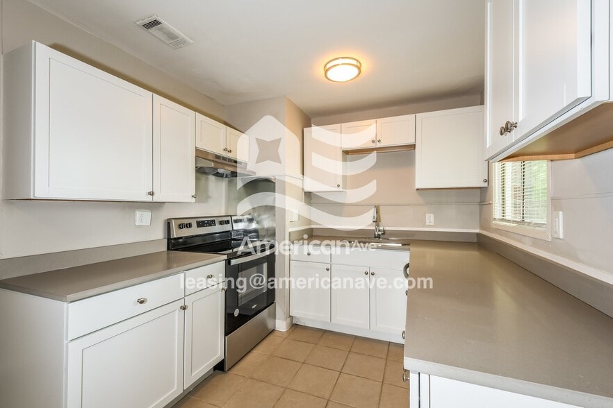 Building Photo - 4104 Shirley Dr