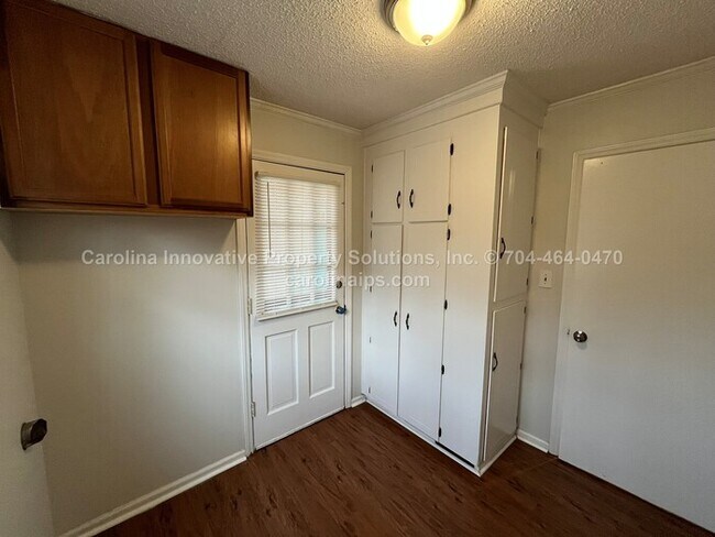 Building Photo - 7622 Helmdale Ave