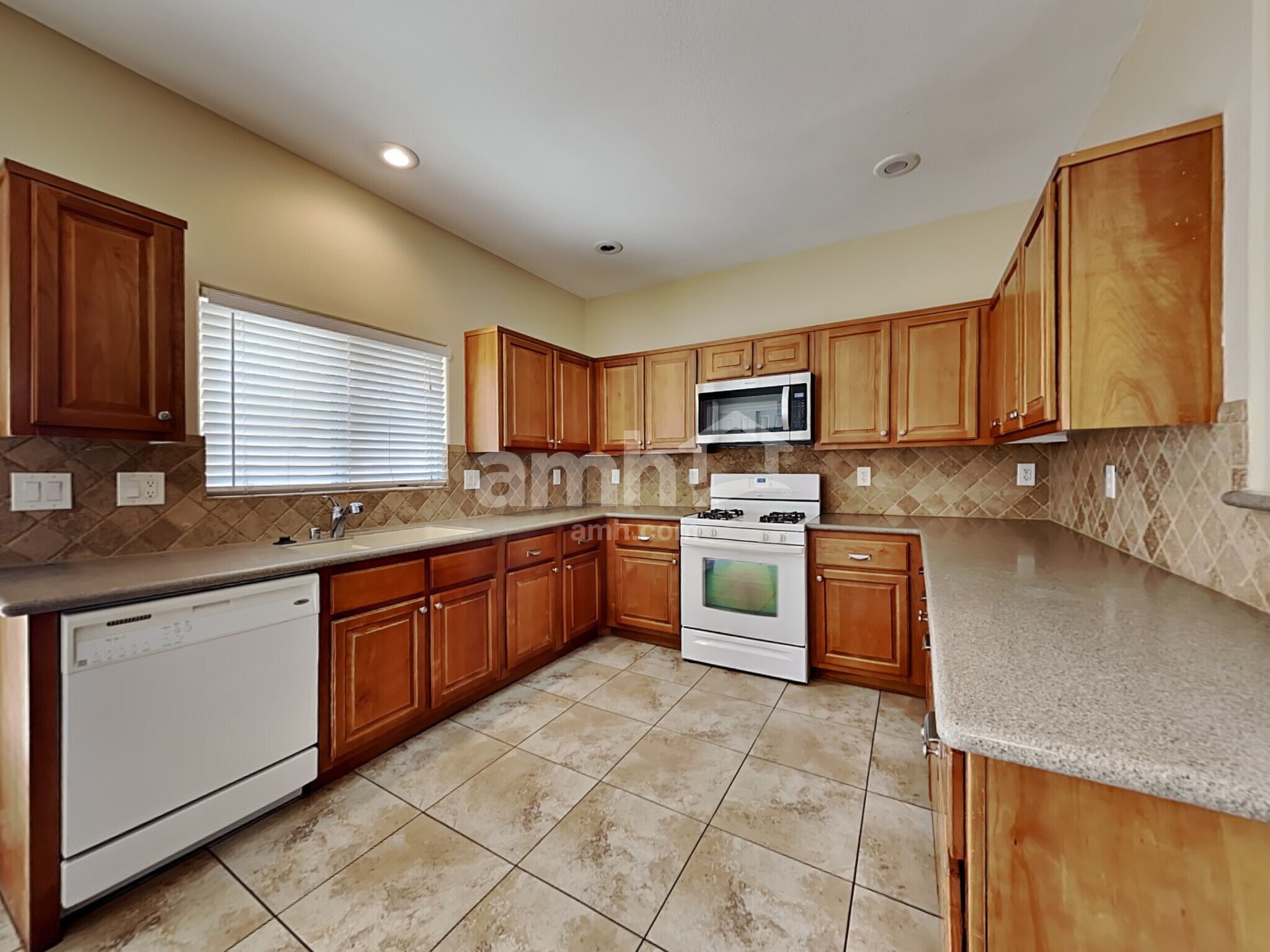 Building Photo - 8845 Red Fox Dr