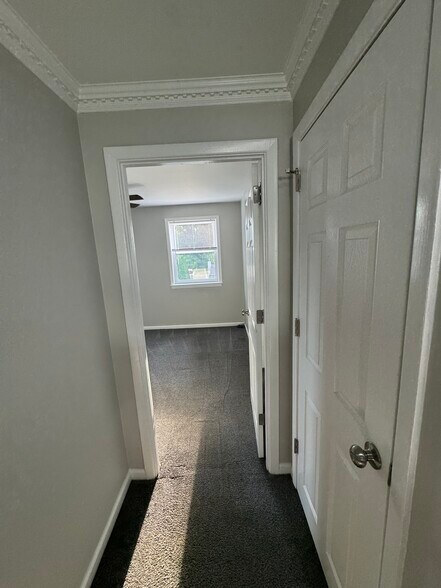 Building Photo - 118 3rd Ave