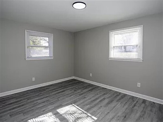 Building Photo - pet-friendly!