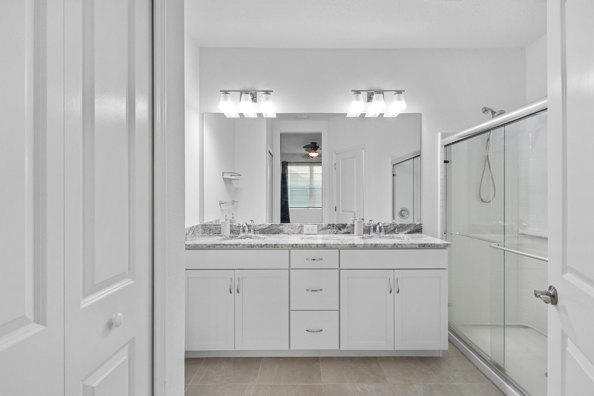 Building Photo - 8704 Sand dollar Dr