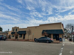 Building Photo - 107 W New Hampshire Ave