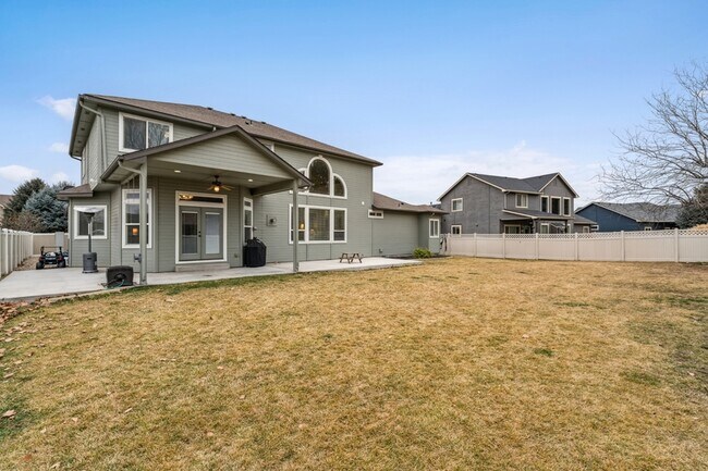 Building Photo - 2012 W Rock Creek Dr