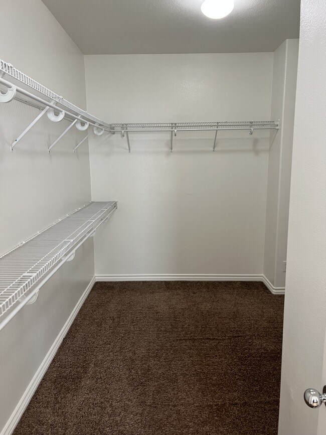 Building Photo - 28839 Chatham Ln