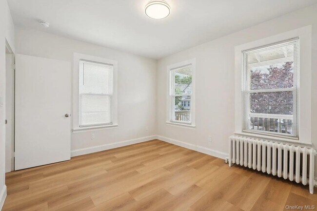 Building Photo - 332 Locust Ave