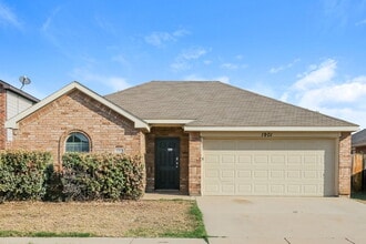 Building Photo - 1901 Belshire Ct