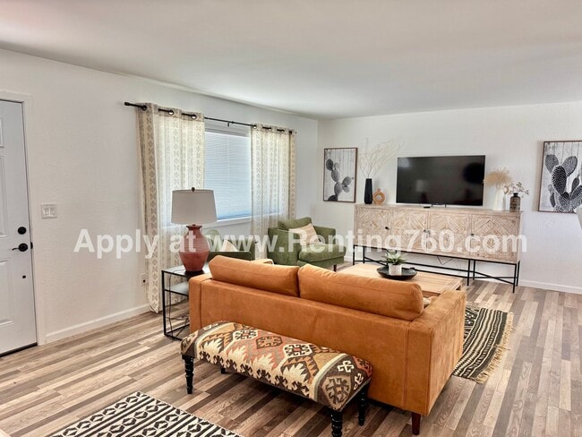 Building Photo - Furnished or Unfurnished Home With Incredi...
