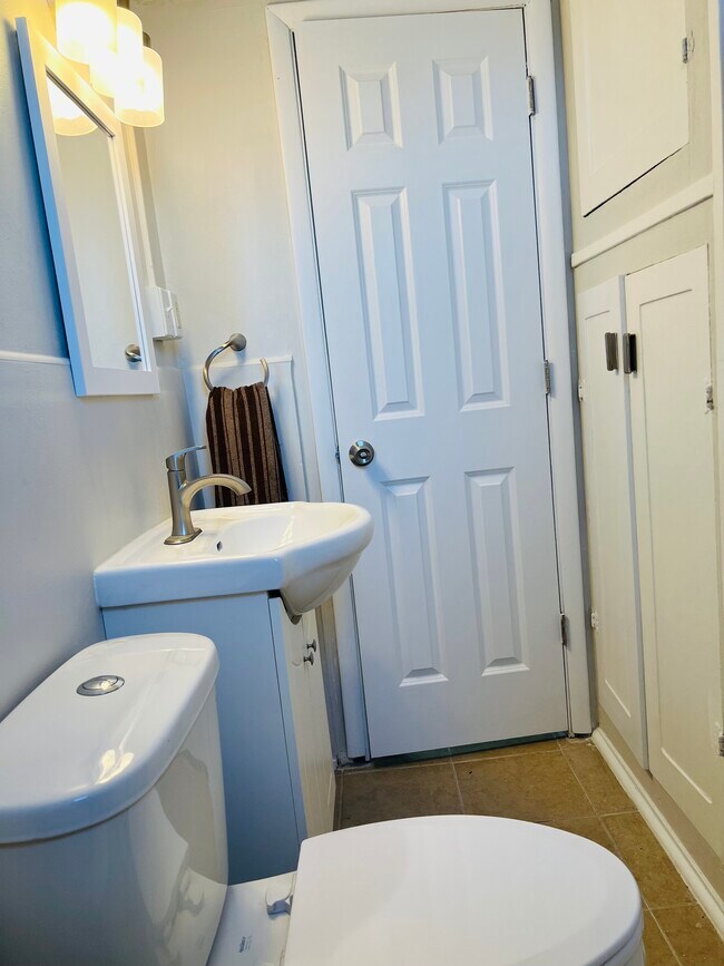Downstairs full bathroom - 48 Convis St