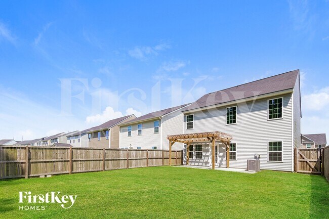 Building Photo - 772 Redbud Ln