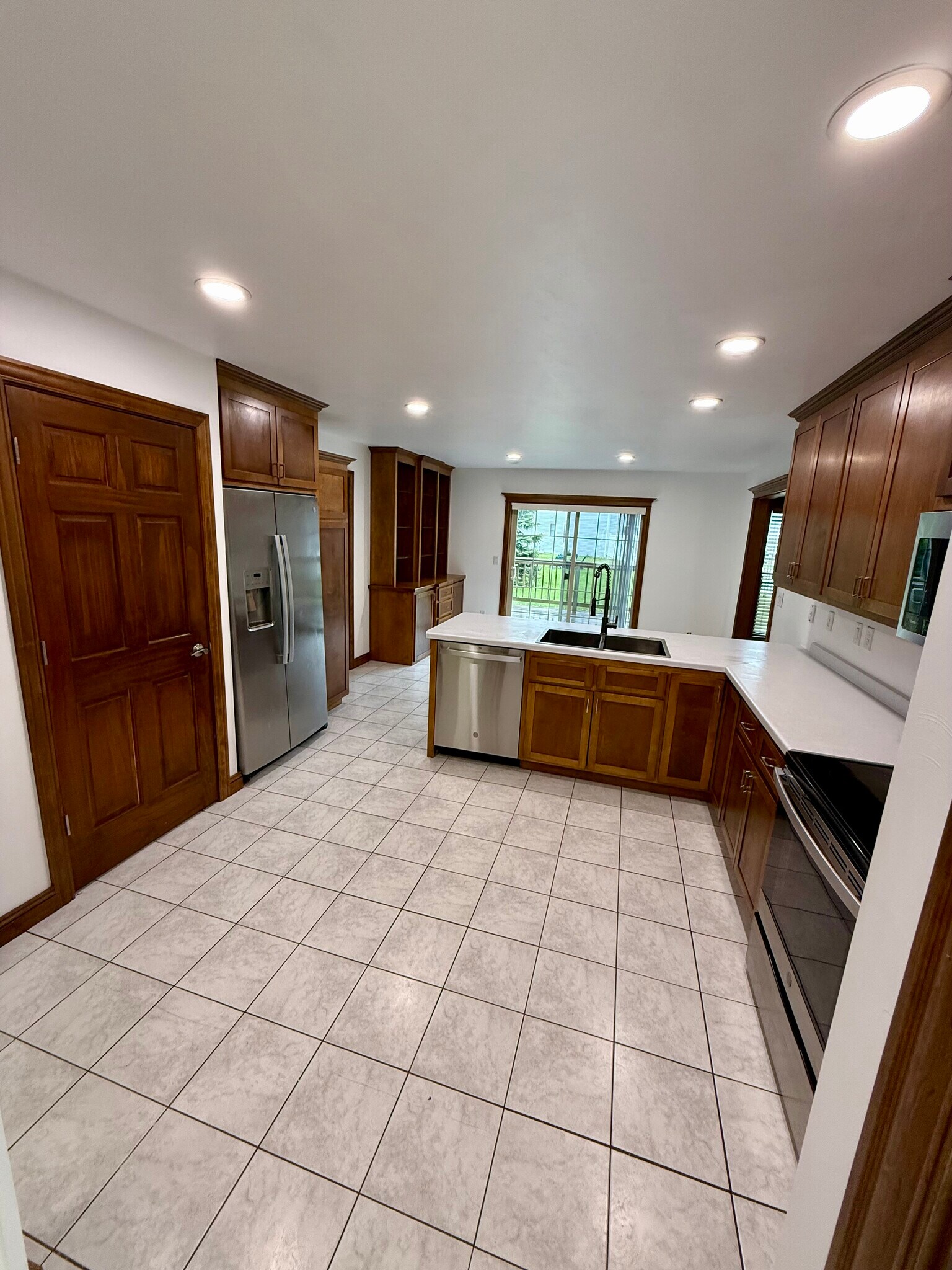Building Photo - 707 Edge Point Ct