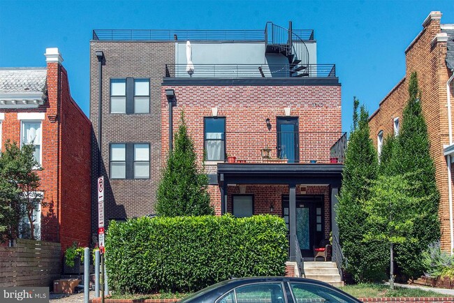 Building Photo - 3542 Warder St NW