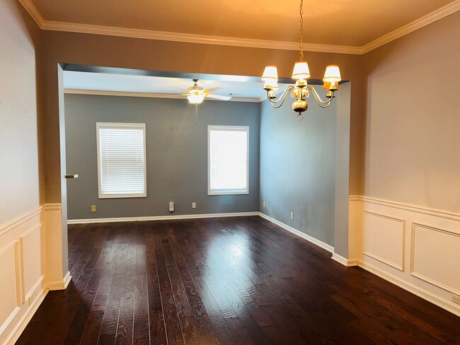 Building Photo - HOA community, swim/tennis, 2 bed, 2bath, ...