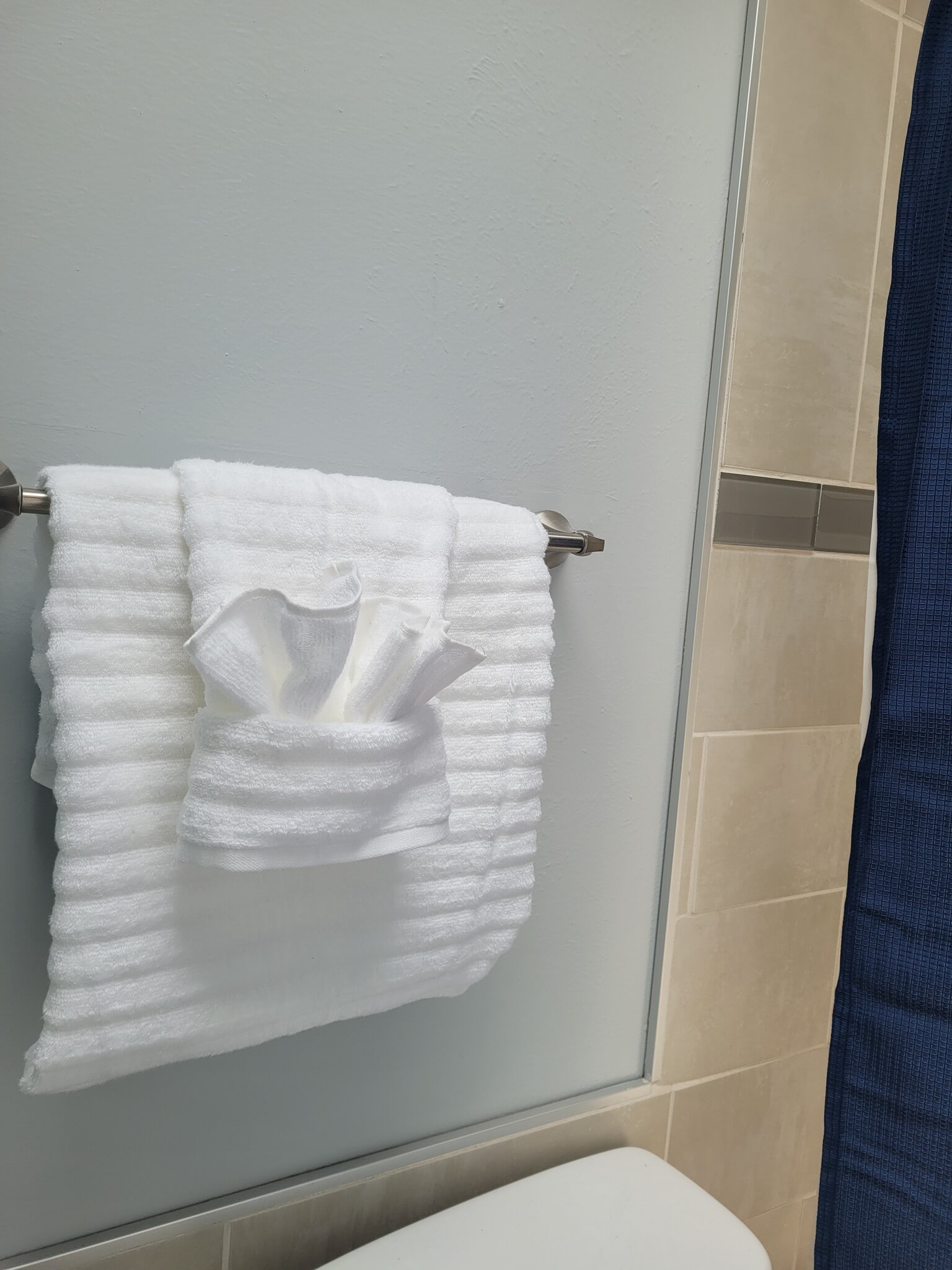 Hall Bath - 18863 east milan