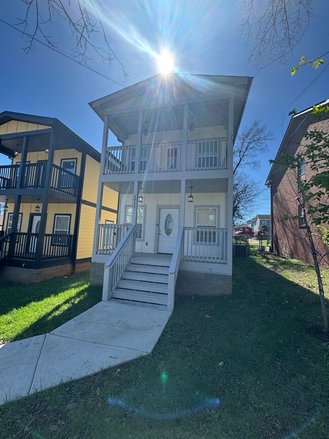 Building Photo - Be the first to live in this 3 bed/3.5 bath home across from Meharry Medical- great location with...