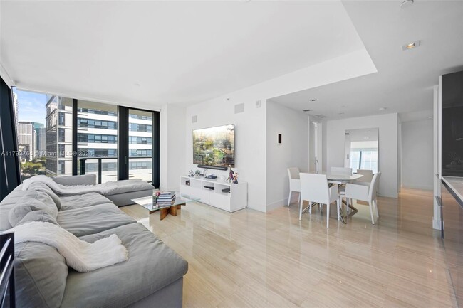 Building Photo - 1451 Brickell Ave