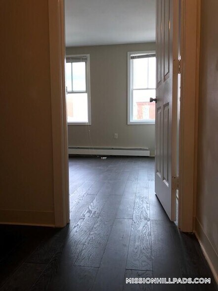 Building Photo - 1440 Tremont St