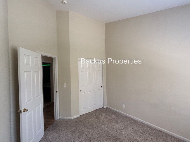 Building Photo - Great home in North Salinas with office/bo...