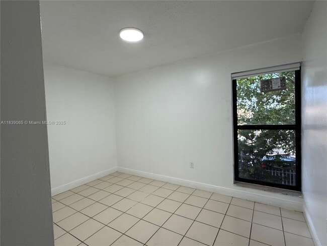 Building Photo - 130 SW 108th Ave