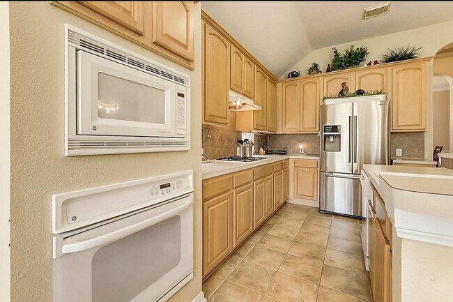 Building Photo - 2617 Sunday House Dr