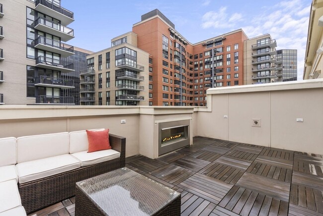 Building Photo - 1520 16th Ct N