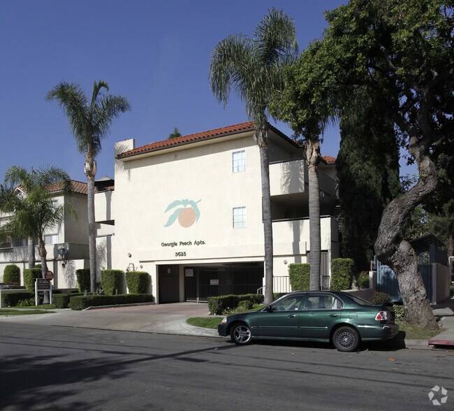 Peach Apartments 3625 W Savanna St Anaheim CA 92804